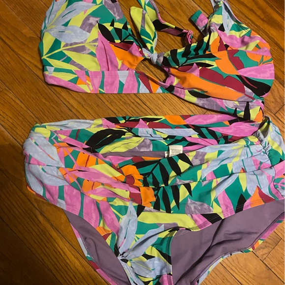 Terra and Sky plus size bikini - Picture 7 of 7